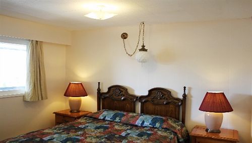 Cozy Court Motel Сешелт Экстерьер фото